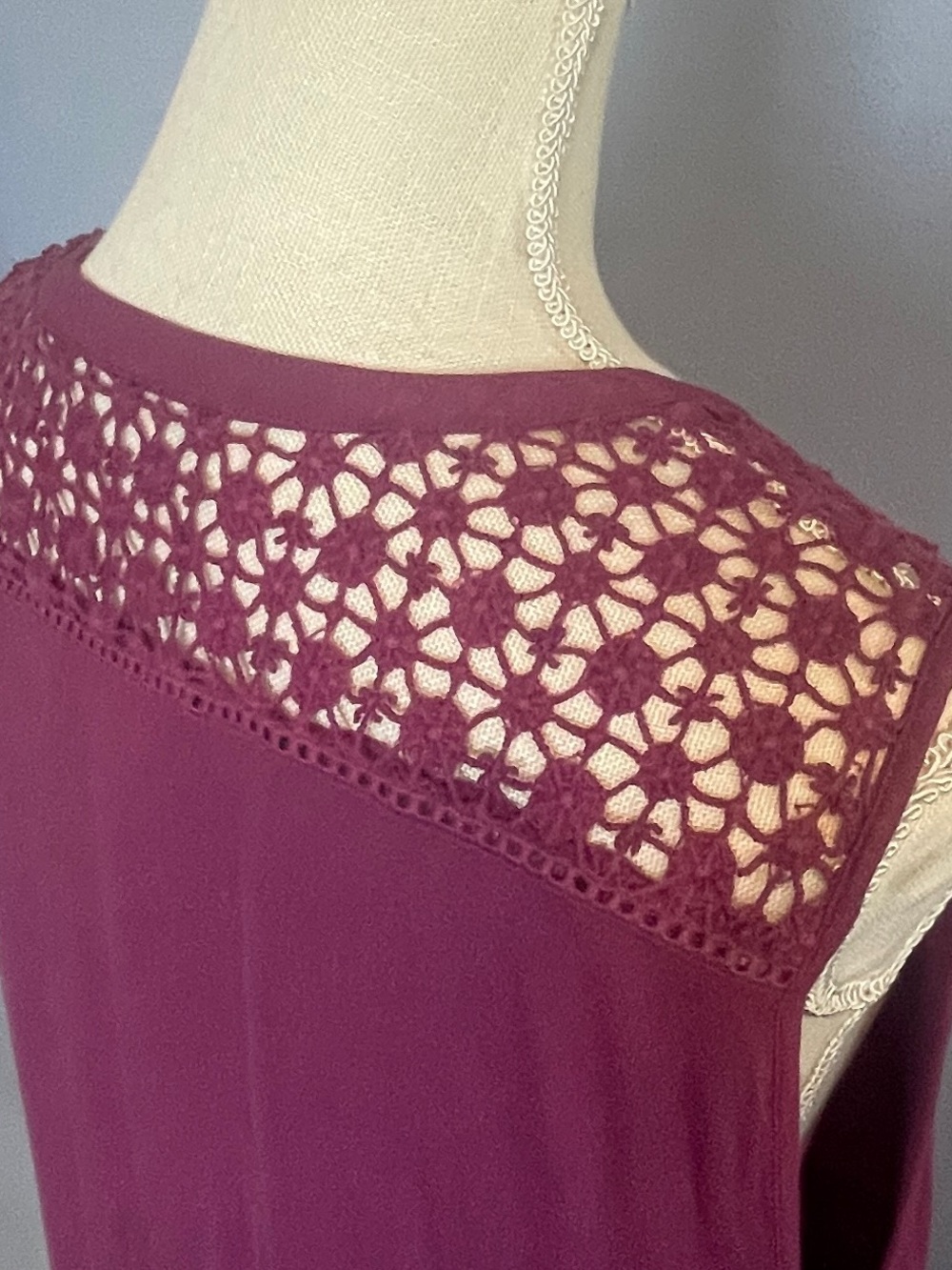 Ann Taylor Loft Crochet Sleeveless Top in Deep Plum size L